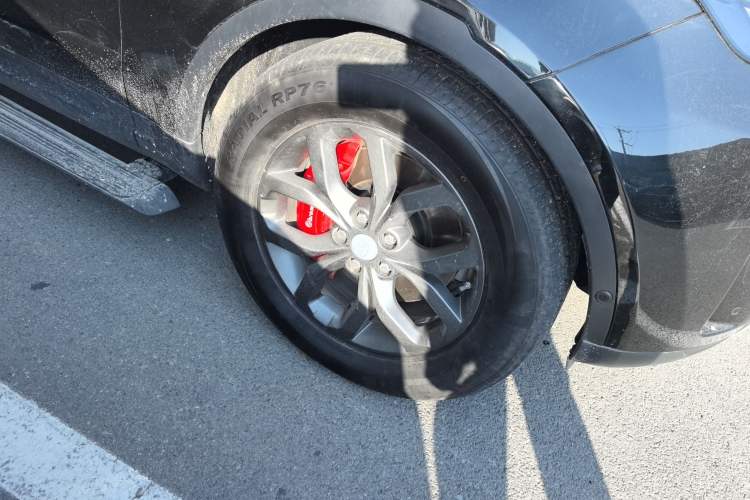 Used Land Rover Discovery 2019 3.0 SC V6 SE Right Front Wheel Hub