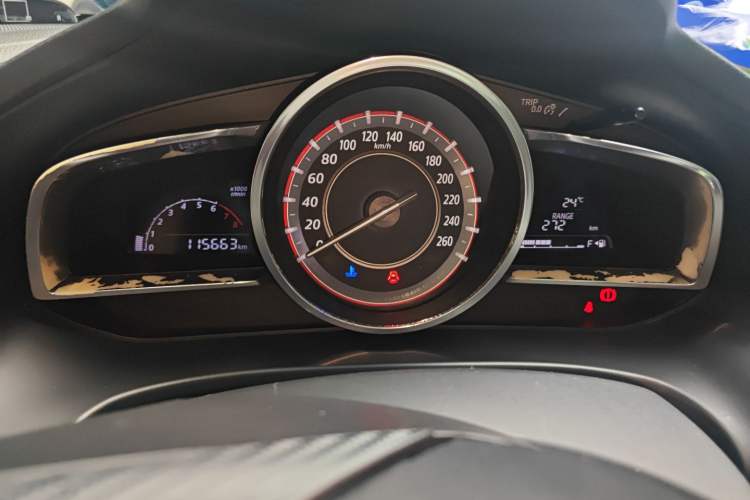 Used Mazda 3 Axela 2014 Sedan 1.5L Manual Comfort Model