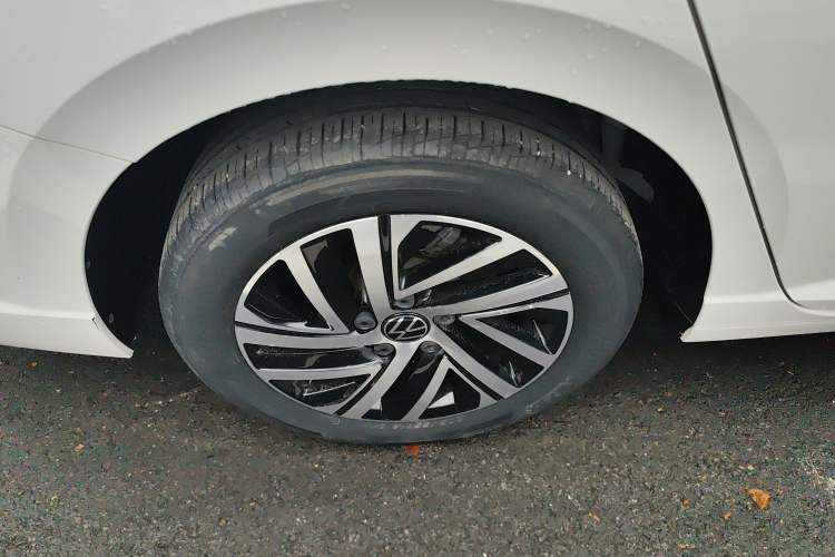 Used Volkswagen Lavida 2022 1.5L Automatic Comfort Edition
