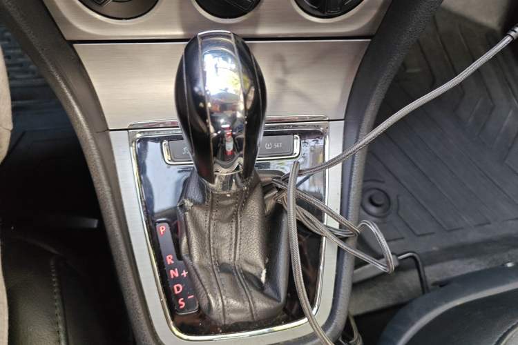 Used Volkswagen Lavida 2013 Revised Classic 1.6L Automatic Fashion Edition