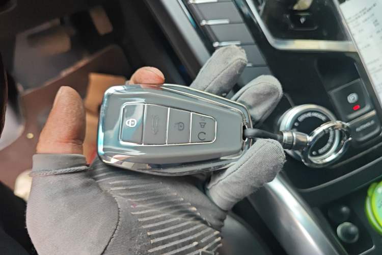 Used Geely Auto Emgrand X7 Sport 2020 1.8TD DCT Smart Connect PRO Vehicle Key