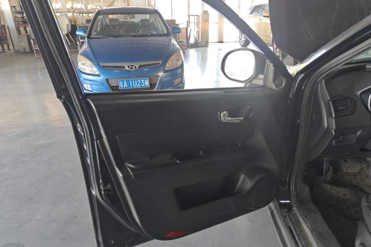 Used GAC Trumpchi GS5 2013 2.0L Automatic Two-Wheel Drive Light Interior Special Edition