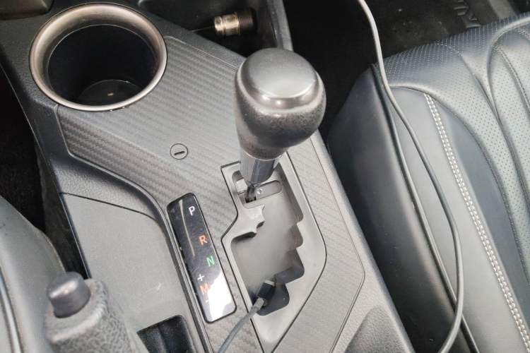 Used Toyota RAV4 2015 2.0L CVT Two-Wheel Drive Fashion Edition
