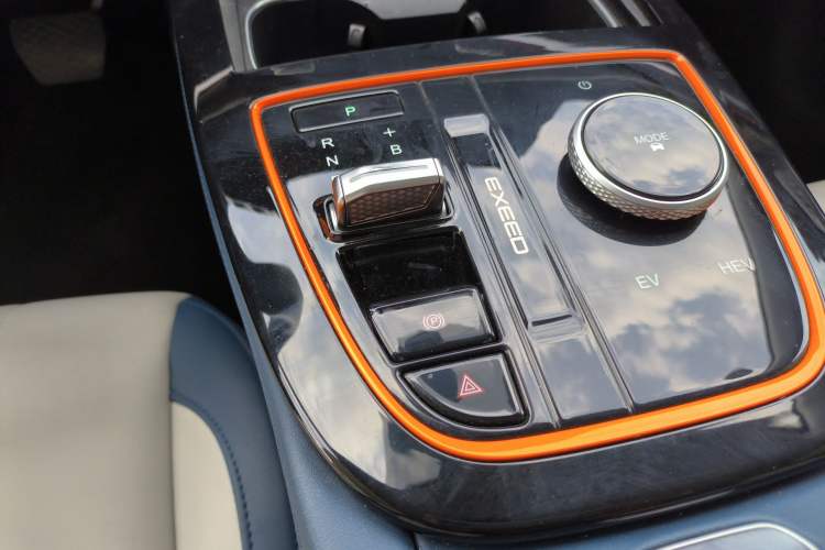 Used EXEED Zhuifeng C-DM 2023 1.5 TCI-DHT 80KM Yu Feng Xing Edition Gear Lever