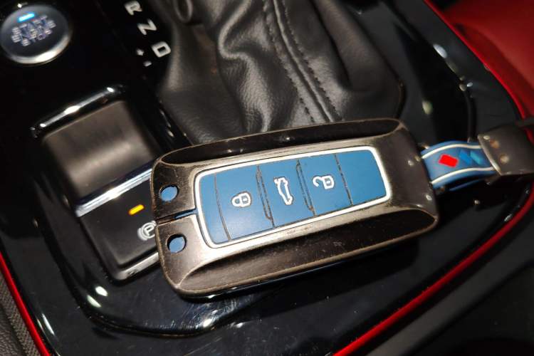 Used Dongfeng Aeolus Yixuan 2022 230T Automatic Adaptive-Beam Knight Edition Vehicle Key