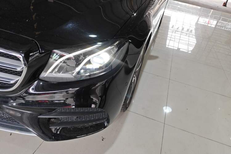 Used Mercedes-Benz E-Class 2018 E 300 L Sporty and Stylish Model
