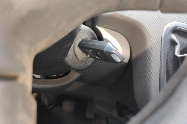 Used Foton Scenic G7 2020 2.4L Commercial Version Long Wheelbase High-Roof 6-Seater Business Vehicle China VI Emission Standard Model 4K22D4M