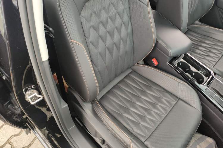 Used Volkswagen Passat 2020 330TSI Luxury Edition China VI