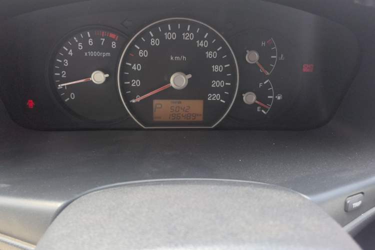 Used Kia Carens 2011 1.6L 5-Seater Automatic Comfort Edition Odometer Close Up