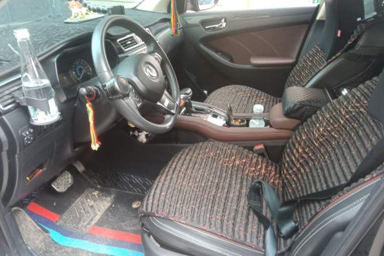 Used Dongfeng Fengon 580 2017 1.5T CVT Comfort Model Left Front Seat