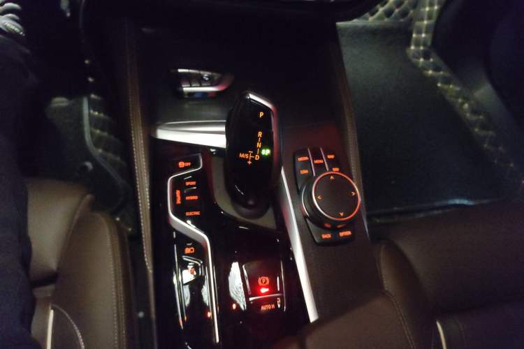 Used BMW 5 Series New Energy 2021 535Le Pioneer Edition M Sport Package Gear Lever