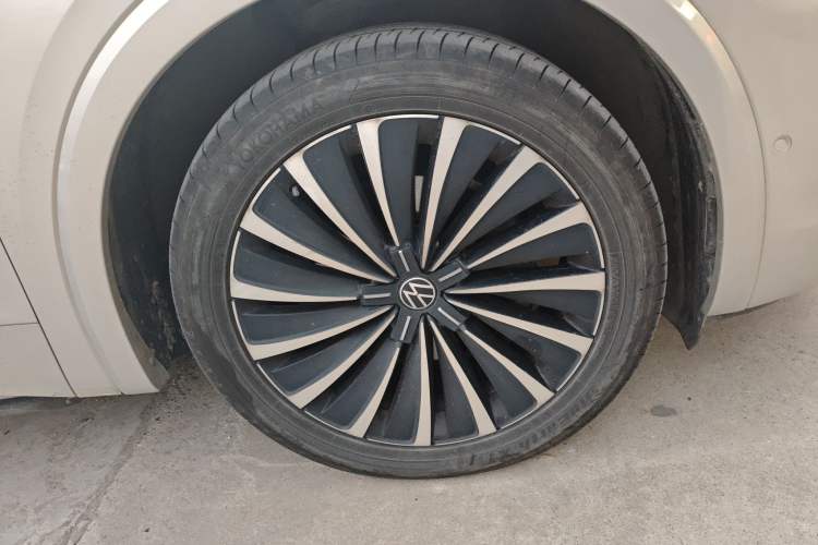 Used Volkswagen Viloran 2022 380TSI Prestige Edition Right Front Wheel Hub