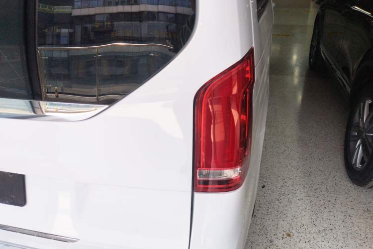 Used Mercedes-Benz V-Class 2018 V 260 AMG Sport Edition China V Emission Standard
