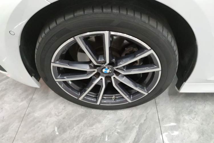 Used BMW 3 Series 2023 325Li M Sport Package Left Front Wheel Hub