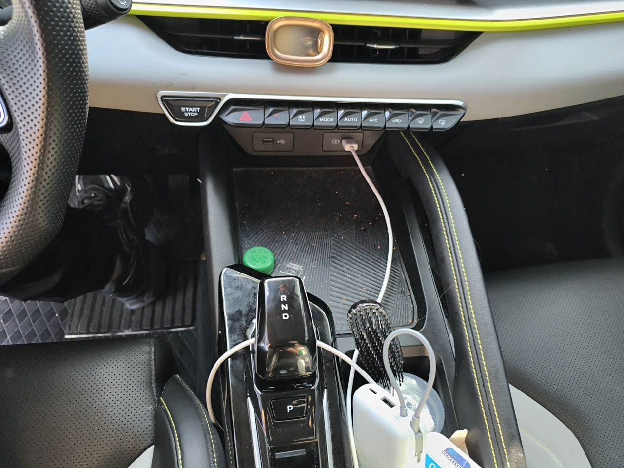 Geely Auto Coolray 2022 Bin Yue COOL 1.5TD DCT Ignite Edition — снимка 11