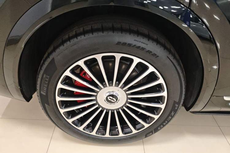 Used Hima AITO M8 2025 Extended-Range Max+ Version 53.4 kWh 6-Seater Edition Right Rear Wheel Hub