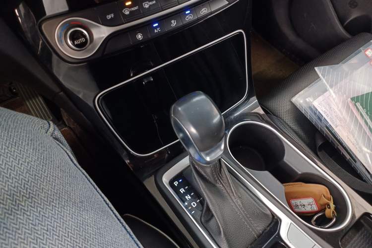 Used Hyundai Tucson 2019 280TGDi Dual-Clutch Two-Wheel Drive Fashion Edition China VI Standard
