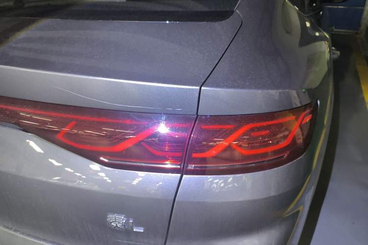 Used BYD Qin L 2024 DM-i 80KM Leading Model Right Rear Taillight