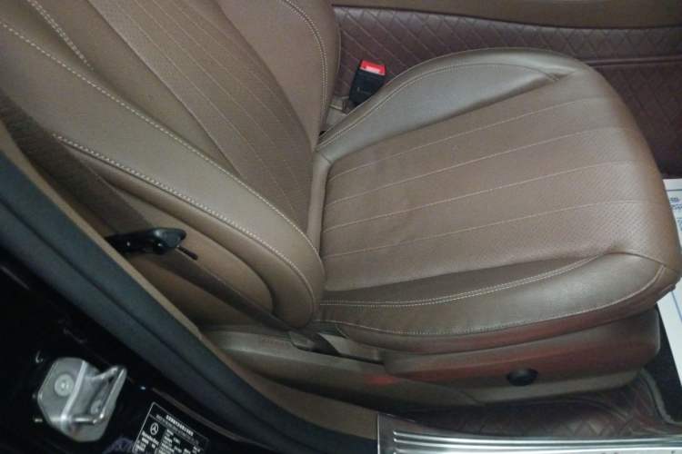 Used Mercedes-Benz E-Class 2018 Facelift E 300 L Luxury Edition
