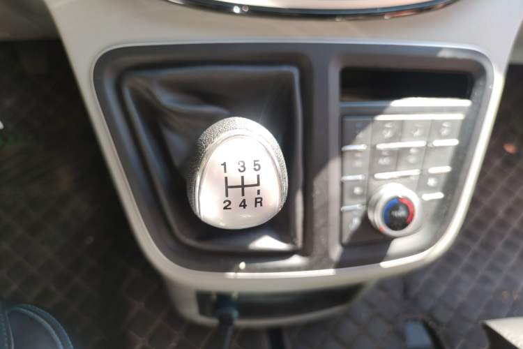 Used JAC Refine M4 2021 2.0L Manual Comfort Edition