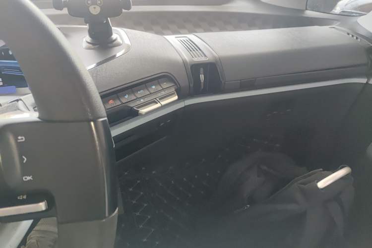 Used Baojun E300 2020 Plus Interstellar Smart Edition Audio And AC Panel