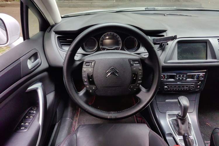 Used Citroen C5 2014 1.6T Automatic Prestige Model Steering Wheel