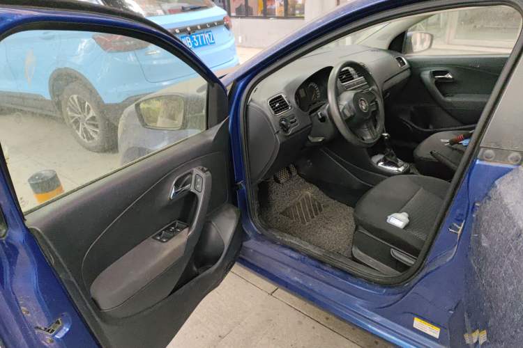 Used Volkswagen Polo 2011 1.6L Automatic ZhiShang Version Driver Seat