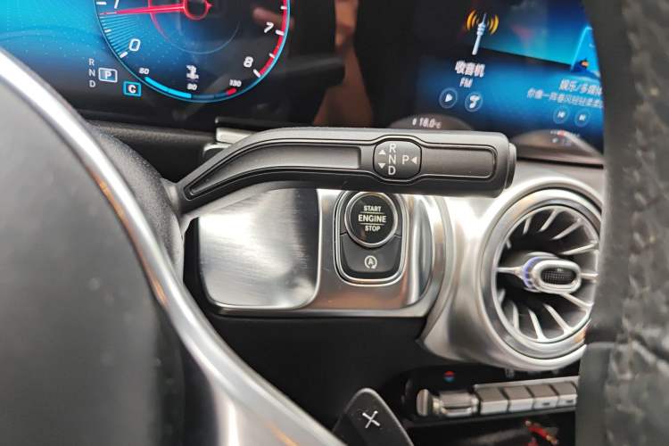 Used Mercedes-Benz GLB 2020 Facelift GLB 200 Fashion Edition Gear Lever