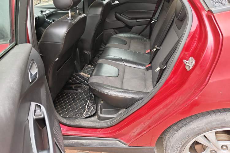 Used Ford Focus 2012 Hatchback 1.6L Automatic Fashion Edition
