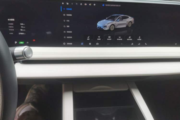 Used Geely Galaxy E8 2024 665 km Range Rear-Drive Starship Long-Range Version