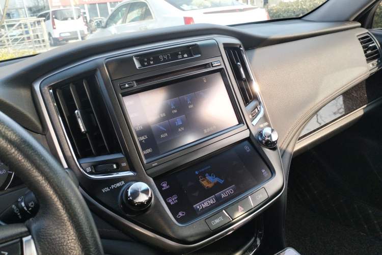 Used Toyota Crown 2018 2.0T Fashion Edition
