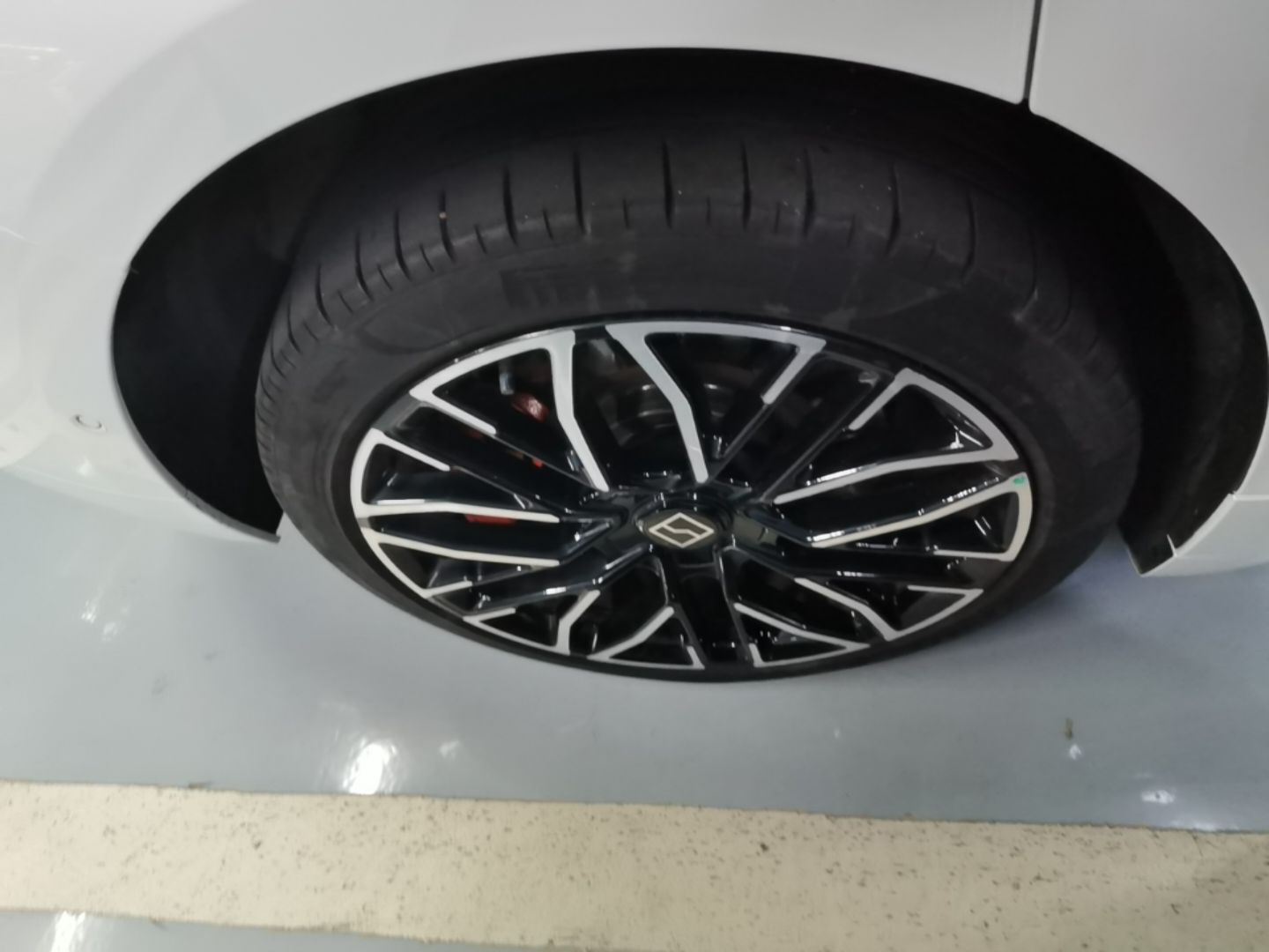 Zeekr 001 2025 YOU Edition 100 kWh All-Wheel Drive — снимка 11