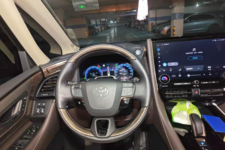 Used Toyota Alphard 2024 Dual-Engine 2.5L Prestige Edition
