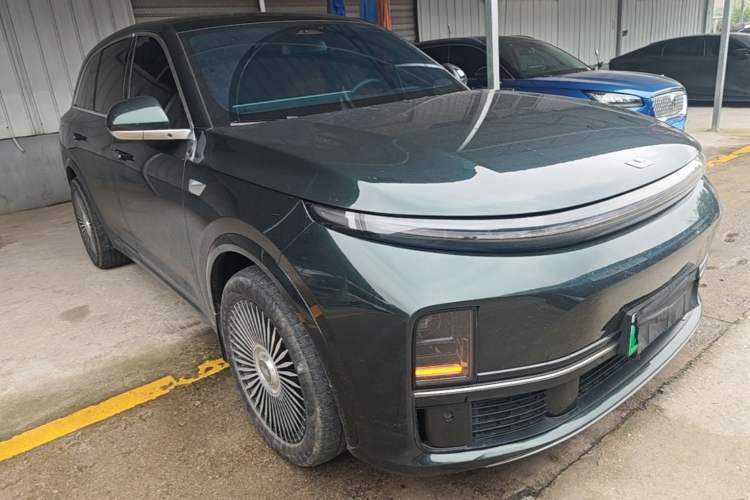 Used Li Auto L7 2023 Air model Front Right 45 Deg