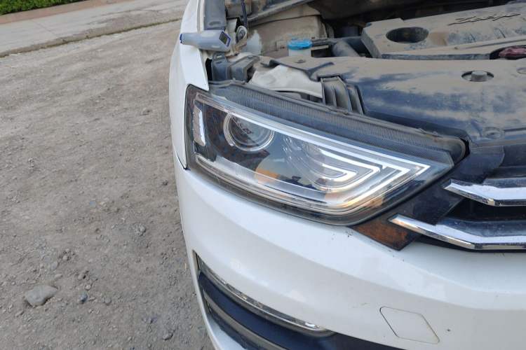 Used Zotye SR7 2016 1.5T Manual Cube Heart Edition China IV Standard
