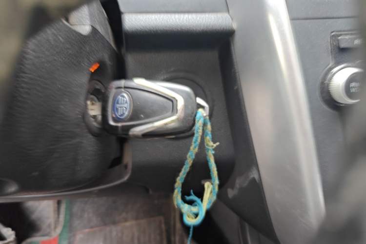 Used Bestune X80 2013 2.0L automatic comfort version
