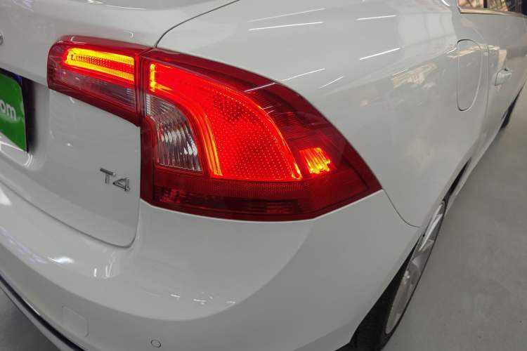 Used Volvo S60 2018 S60L T4 Zhiyuan Edition Exterior 3