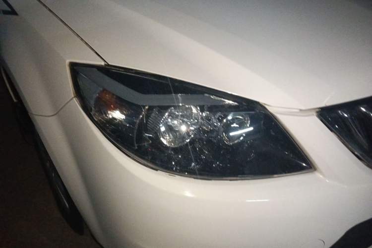 Used Haima Fumei 2013 Sedan 1.6L Manual Fashion Edition Right Front Headlight