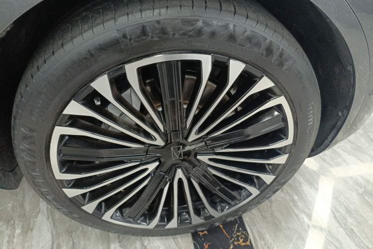 Used Avatr 11 2022 Long-Range Dual-Motor Luxury Edition 5 Seats