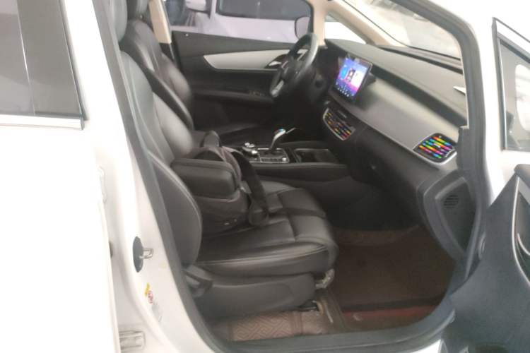 Used BYD Song MAX 2021 Upgraded Model 1.5T Automatic Luxury 6-Seater Right Front Seat