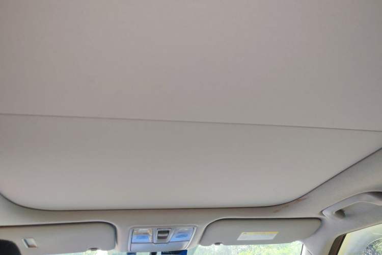 Used Hyundai ix25 2015 1.6L Automatic Two-Wheel-Drive Deluxe DLX Model Headliner