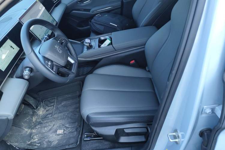 Used BYD Qin L 2025 DM-i Smart Drive 80KM Leading Model