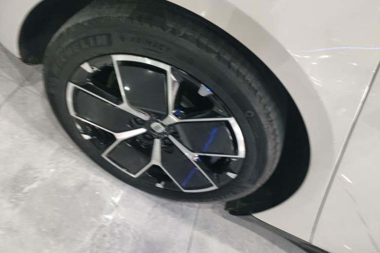 Used Xiaomi Auto SU7 2024 Rear-Drive Ultra-Long Range Advanced Pro-Level Intelligent Driving Version
