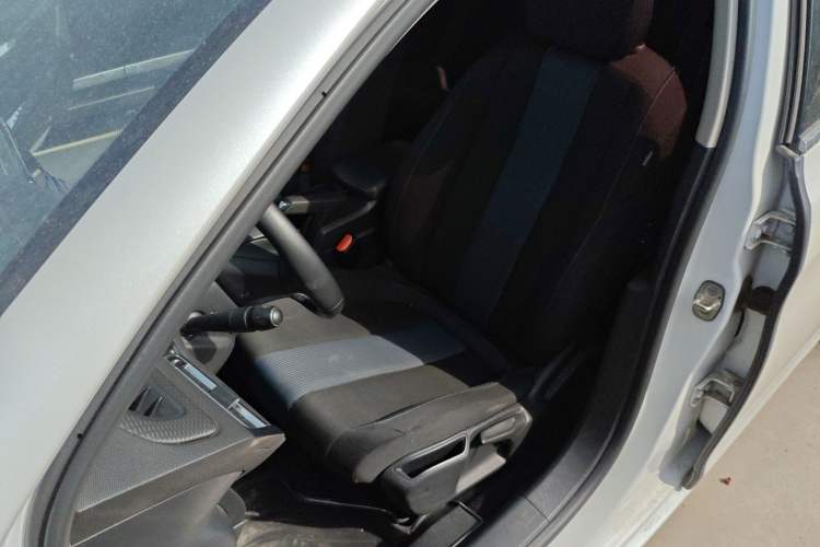 Used Peugeot 308 2019 1.6L Automatic Luxury Version China V Standard Left Front Seat