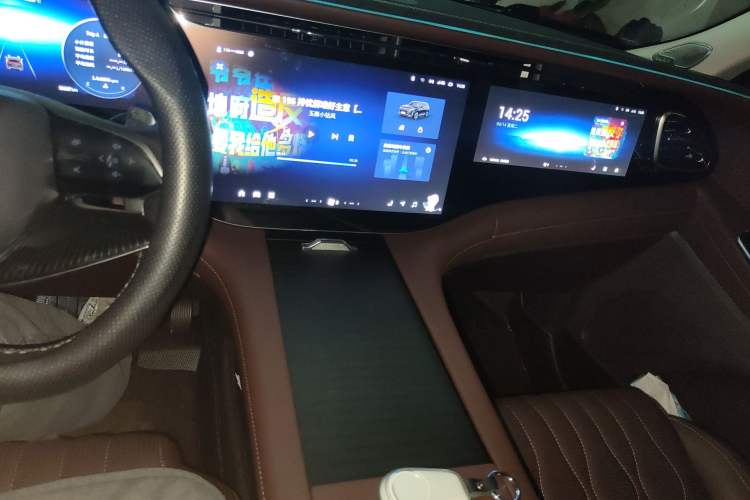 Used EXEED Lanyue 2023 400T Four-Wheel Drive Starry Edition 7-Seater Audio And AC Panel