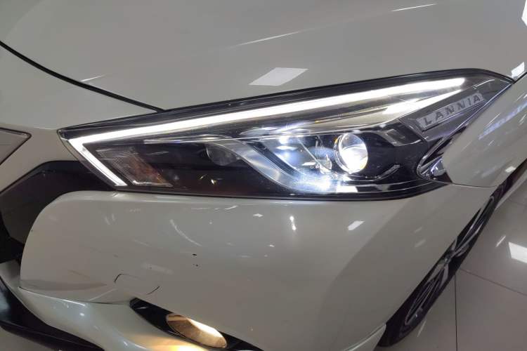 Used Nissan Lannia 2020 1.6L CVT Cool Edition Left Front Headlight