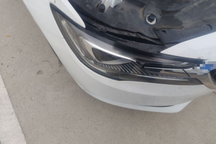 Used Buick GL6 2018 18T 6-Seater Prestige Model Right Front Headlight