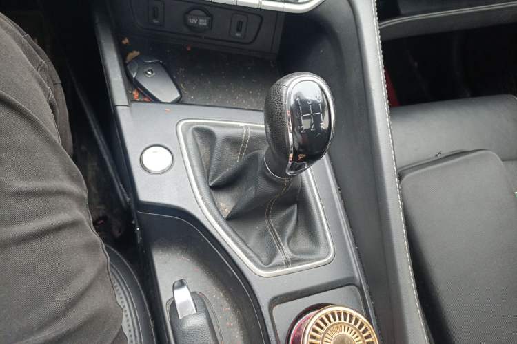 Used CHANGAN Eado 2020 PLUS 1.6L GDI Manual Luxury Model Gear Lever