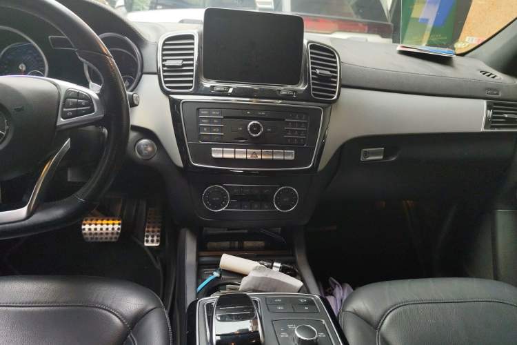 Used Mercedes-Benz GLE 2017 GLE 450 AMG 4MATIC Audio And AC Panel