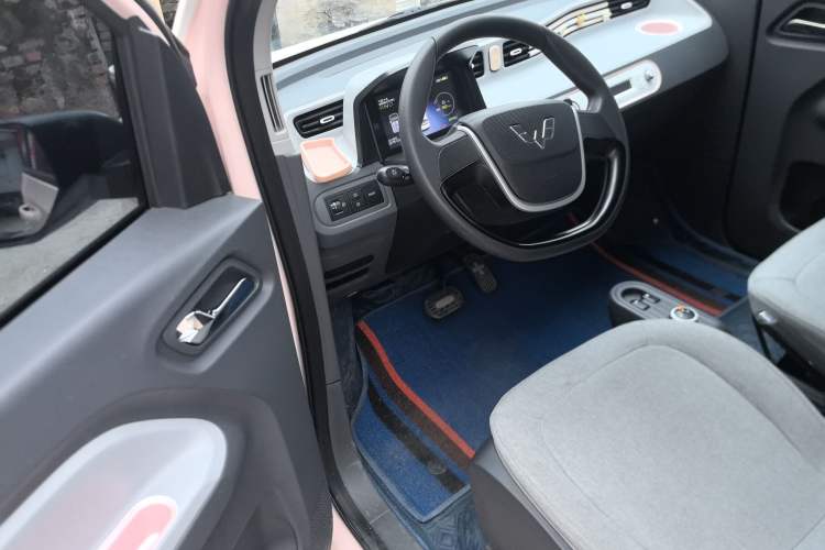 Used Wuling Hongguang MINIEV 2021 Macaron Fashion Model Lithium Iron Phosphate
